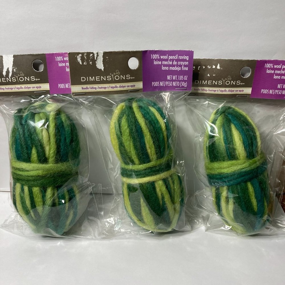 Dimensions Feltworks 100% Wool Pencil Roving Variegated Green Needle Felting